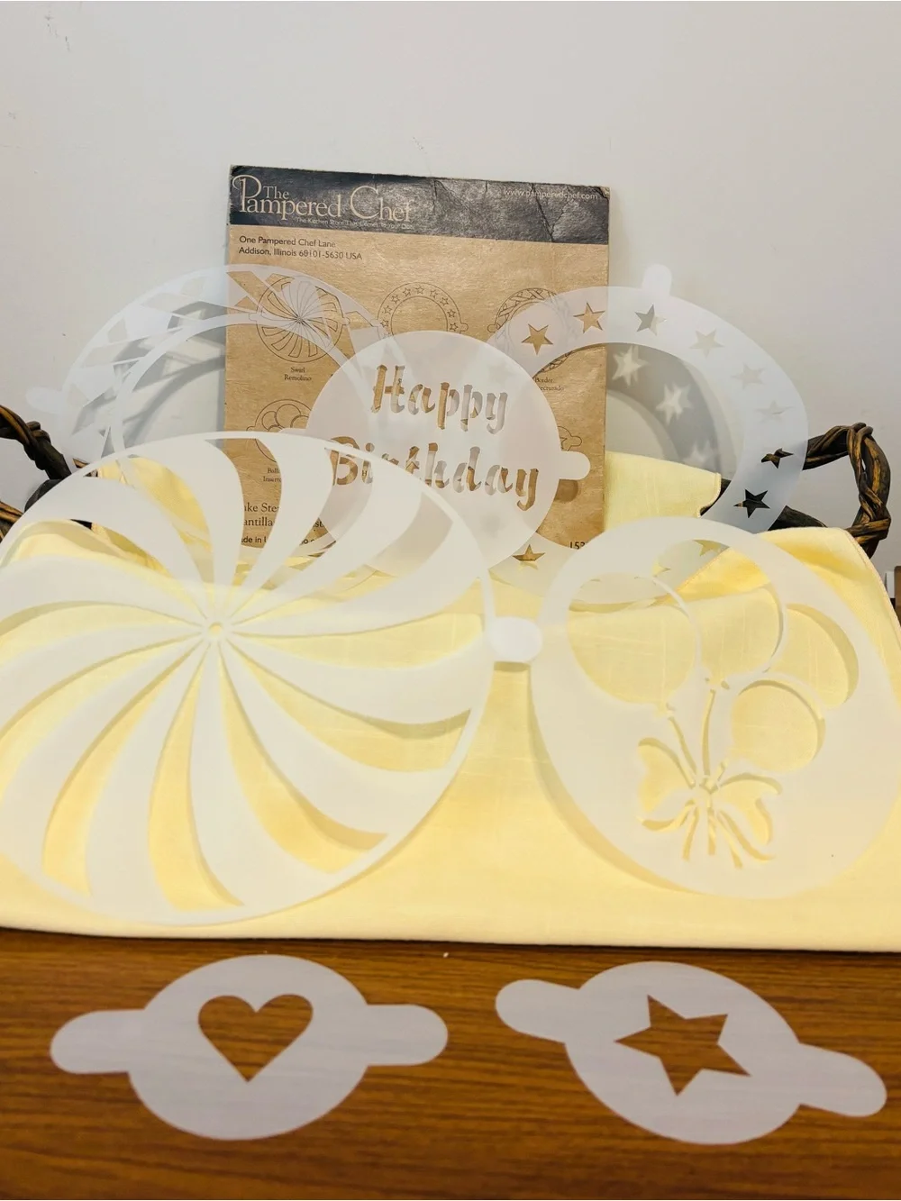 New 2003 Retired Pampered Chef Cake Stencils Swirl Star Balloon Happy Birthday